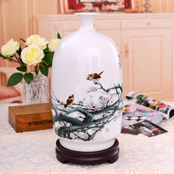 瓷韵雅藏 景德镇工艺美术师徐勇咏梅瓷瓶赏析